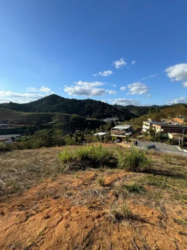 Lote medindo 370 Metros com vista para o Vale há 2 min do centro de Santa Maria de Jetibá.