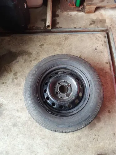 Roda 13 Fiat pneu ruim