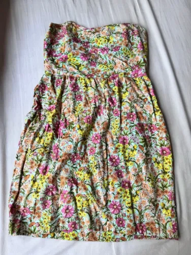 Vestido Floral Strapless - Perfeito para o Verão!