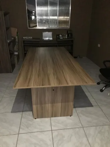 Mesa de reunião em Madeira