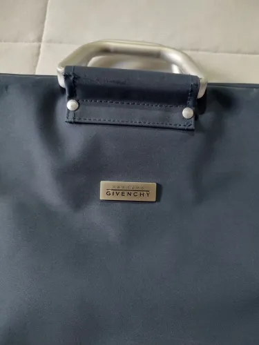Bolsa porta terno Givenchy 