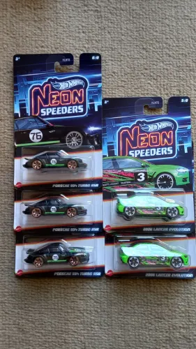 Hot wheels Porsche ou Lancer Neon Speeders