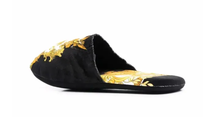 Chinelo Versace