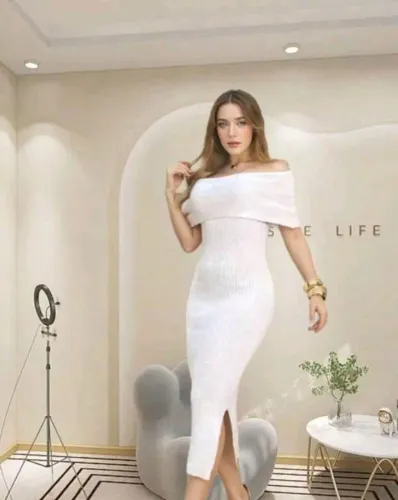 Vestido Branco Ombro a Ombro Elegante