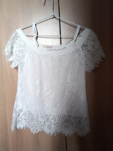 Blusa ombro renda branca