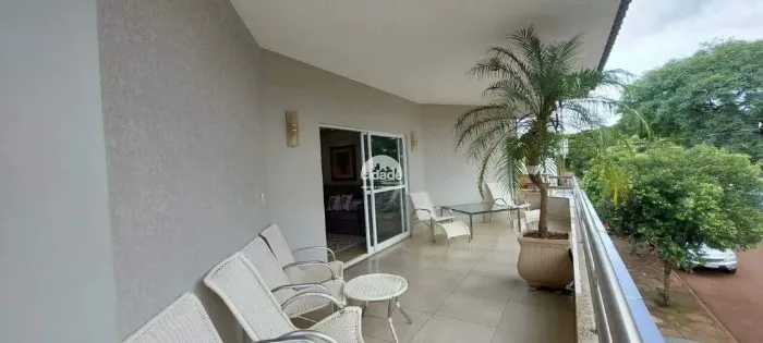 Apartamento à venda, 2 quartos, 2 suítes, 2 vagas, Centro - Cafelândia/PR