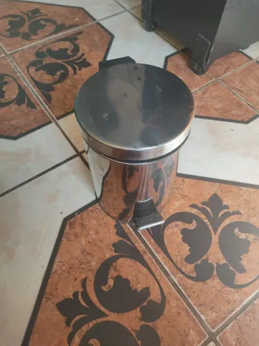 Lixeira de Aço Inox com Pedal - Banheiro