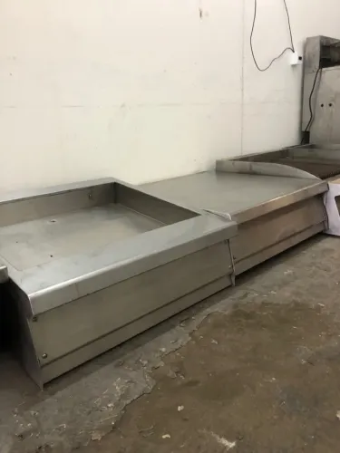 2 Balcão inox ( apoio e bebidas ) + coifa