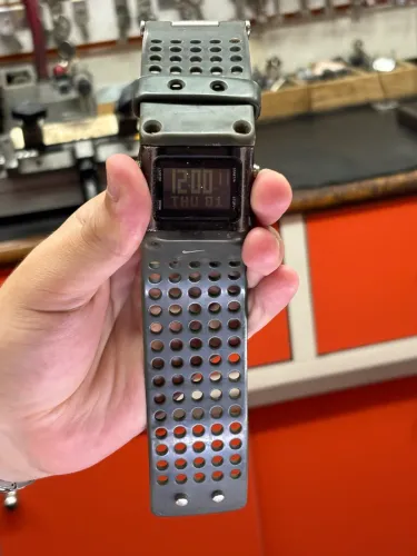 Relógio Digital Nike Hammer, modelo WC0040