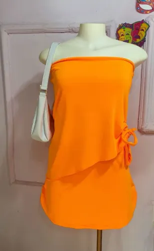 Conjunto Laranja neom Tomara que Caia