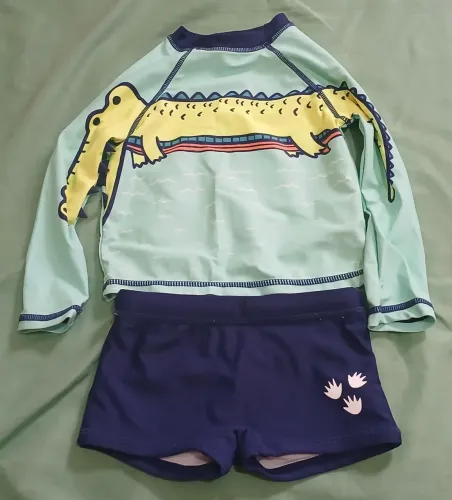 Roupa de banho para menino