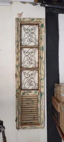 Janelas de demolição, madeira de lei. Antigas e sem retoques. Originalidade para sua decor