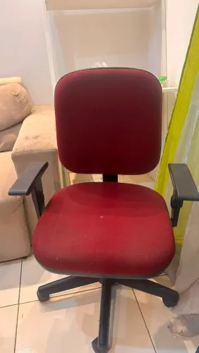 Cadeira de Escritório Giratória - Conforto e Praticidade
