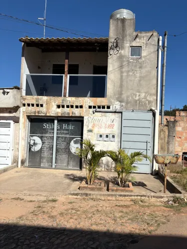 Vendo casa tipo germinada com loja pra fins comerciais