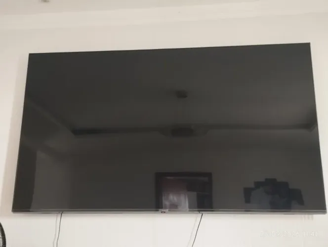 Smart TV LG UHD IA 75 pegadas
