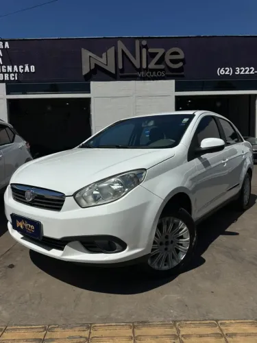 Fiat Grand Siena Essence 1.6 Flex 16V 2013