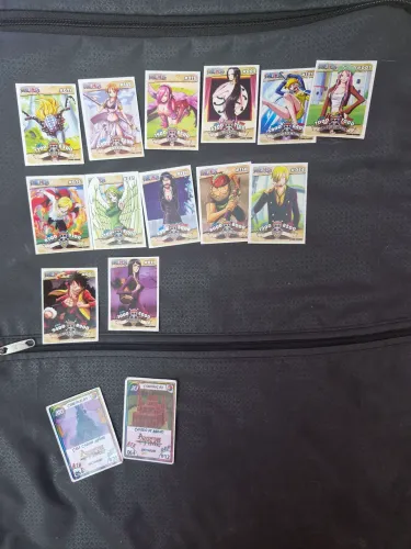 Lote de cartas One Piece e Hora de Aventura