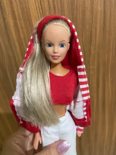 Boneca importada antiga (não indentificada)