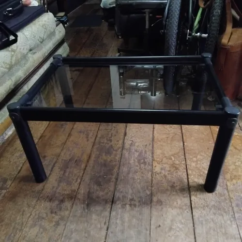 Mesa Com Tampa De Vidro, Nova, 0,78 cm De Comprimento Por 0,52 cm De Largura