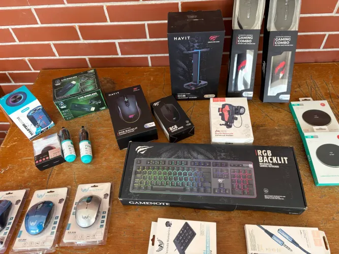 Lote de acessórios gamer caixa de som e carregadores