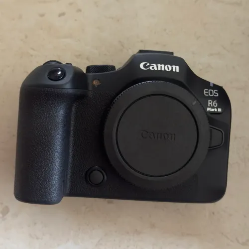 Câmera CANON EOS MARK III