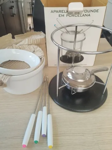 Aparelho de FOUNDE em PORCELANA - NOVO _ na caixa 