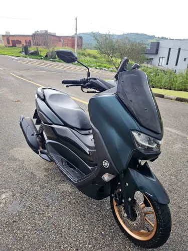 YAMAHA NMAX CONNECTED 2023 - Cor Verde - Sem detalhes ou pendências.
