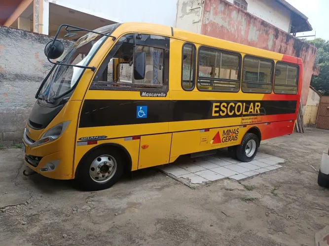 Micro ônibus iveco wayclass 2018/2019