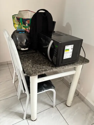 Mesa retangular com 4 cadeiras