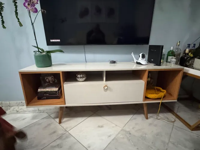 Rack para TV móvel