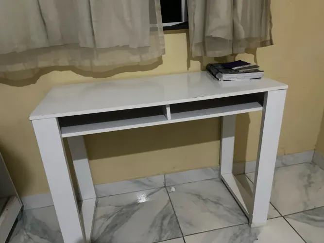 Escrivania Para estudo ou Para jogar