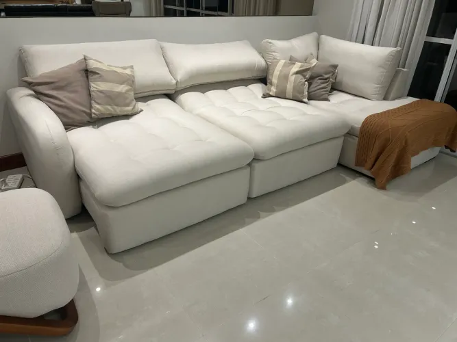 Sofá com chaise