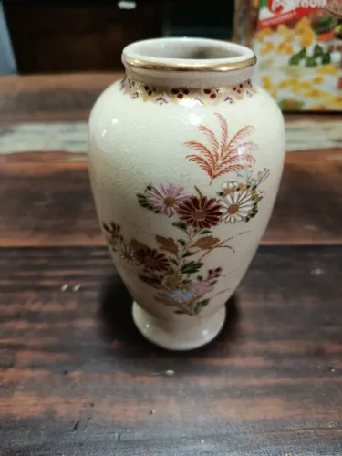 Vaso Satsuma Japonês Vintage Cerâmica Craquelada Pintura Dourada 15cm