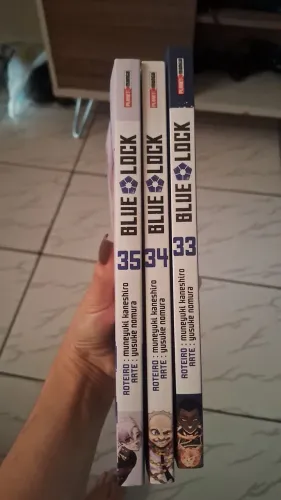 Vendo mangá blue lock volume 33,34 e 35 os três por 100 e 37 a unidade