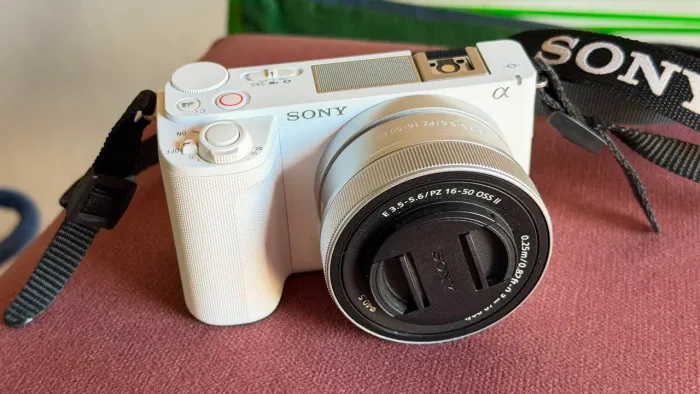 CÂMERA SONY ZVE10II 