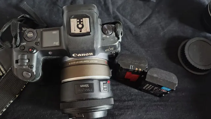 Câmera Canon R