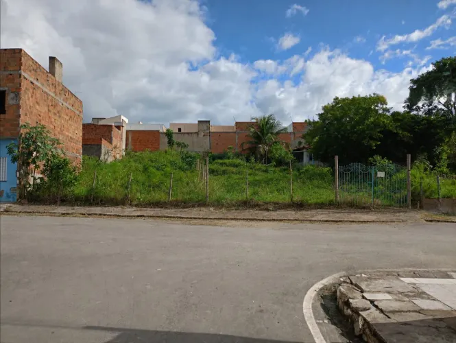 Vendo 2 terrenos no Loiola, próximo ao estádio Paulo Barreto, Rodoviária, Shopping 