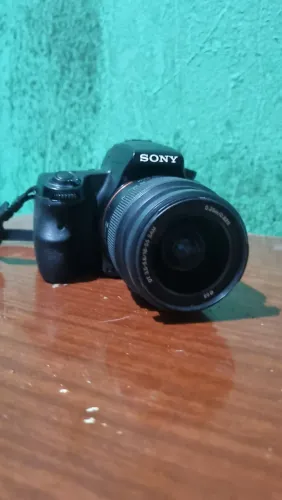 Câmera Sony alpha 37