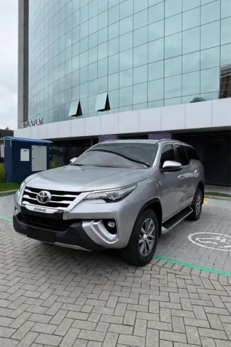 Toyota Hilux SW4 SRX 4X4 2.8 TDI 16V Dies. Aut. 2020