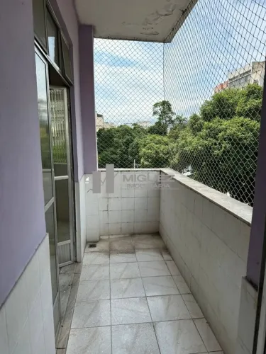 Apartamento a venda, sala em 2 ambientes, 3 quartos, banheiro social, ampla cozinha, depen
