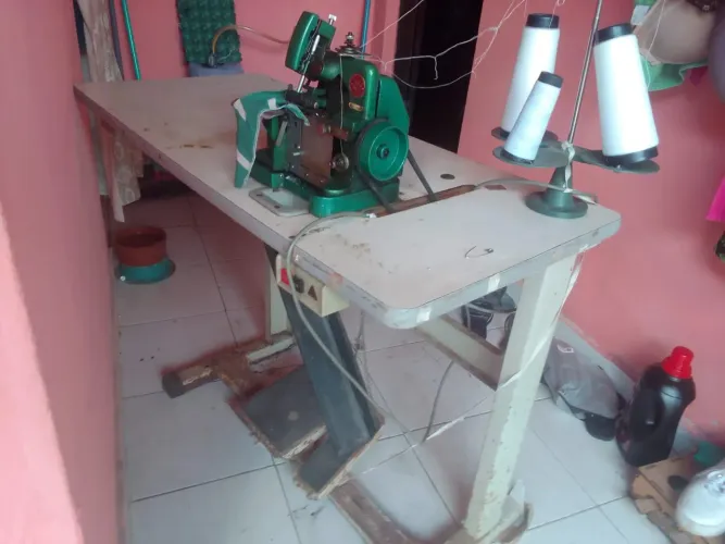 Máquina de costura overloque semijoias industrial