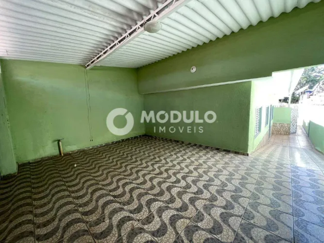 CASA RESIDENCIAL à venda, 3 quartos, 2 vagas, JARAGUA - Uberlândia/MG