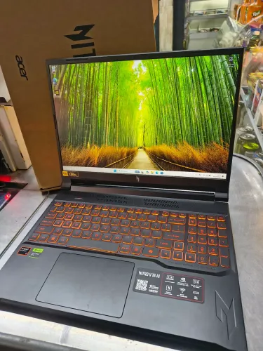 Acer nitro v16 AI | RTX 5050 RYZEN 5 240 | 16GB RAM DDR5 512 SSD | TELA 180HZ 16' WUXGA