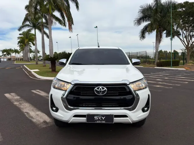 Toyota Hilux CD SRV 4X4 2.8 TDI Diesel Aut. 2022