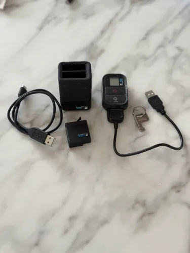 Acessórios para GoPro - Carregador, Bateria, Controle e Cabos