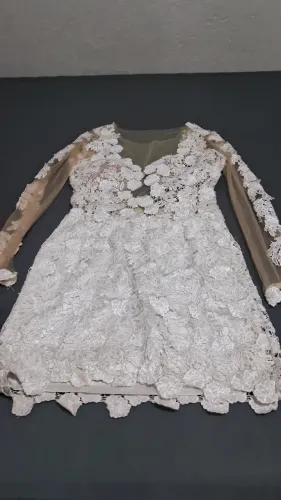 Vendo vestido para casamento civil, lindo de renda Francesa e tule