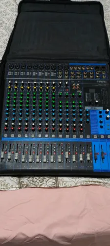 MESA YAMAHA ORIGINAL 16 CANAIS ANÁLOGICA BIVOLT COM EFEITOS + CASE