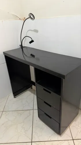 Vende-se escrivaninha de madeira