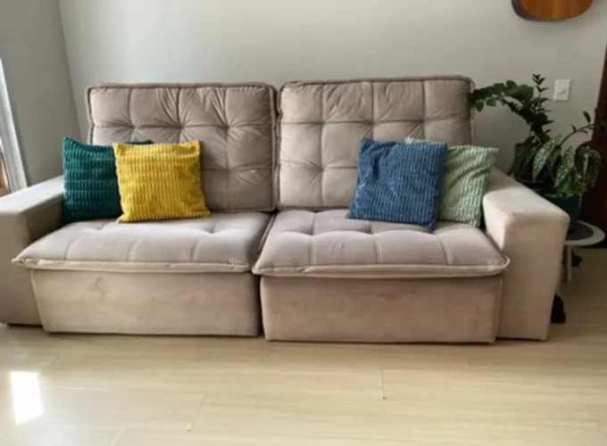 Sofá 3 lugares - Super espaçoso e confortável (2,30m de largura)