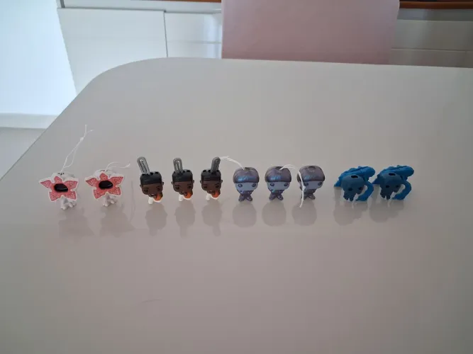 Personagens Stranger Things Kinder Joy